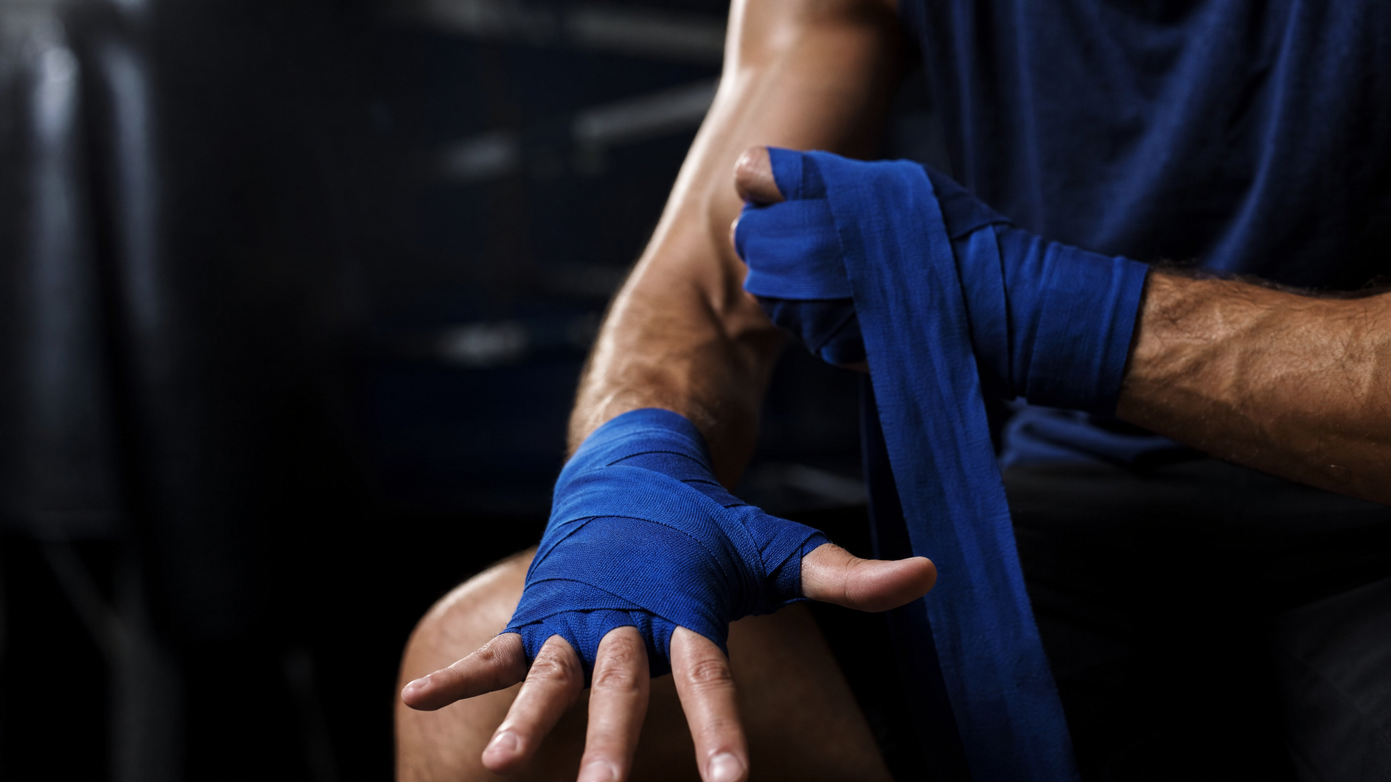 How to wrap your hands for boxing with blue hand wraps